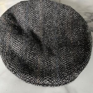 VNTG GENTS 100% WOOL HAND WOVEN  HARRIS TWEED FLAT CAP / DRIVING HAT  FROM SCOTL